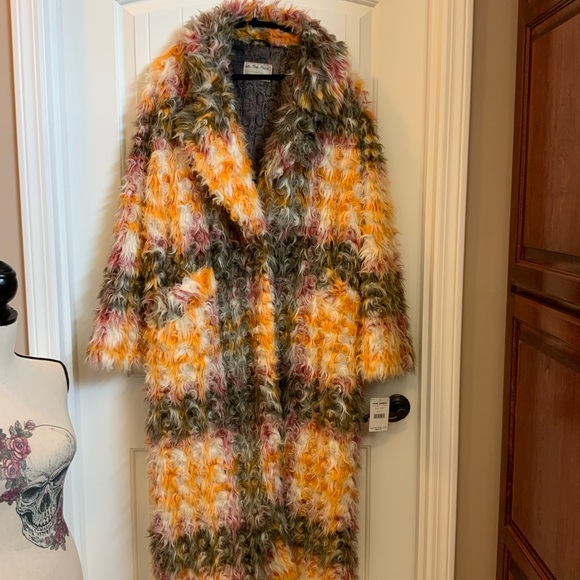 NEW Free People Cardi Plaid long fuzzy swirly coat, Large - Picture 2 of 9